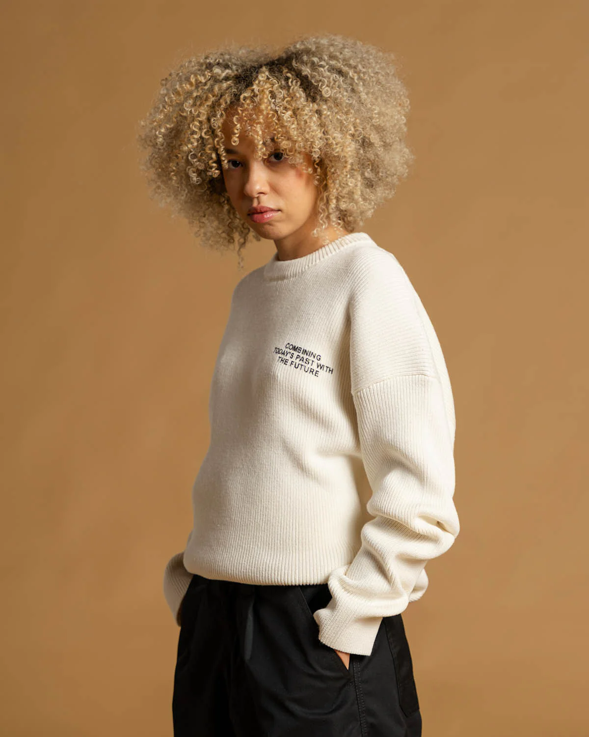 PAST AND FUTURE ROUNDNECK SWEATER - Image 2